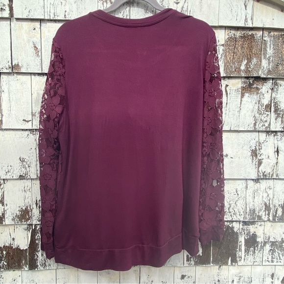 Adrianna Papell Lace Long Sleeves Top - Picture 3 of 5